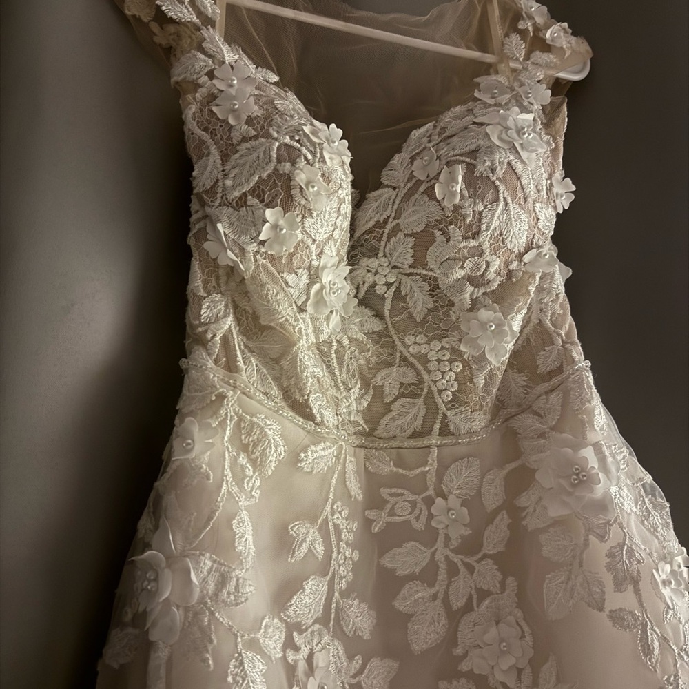 ADRIANA MADRID Frida Wedding Dress Size 10 - Picture 6 of 9